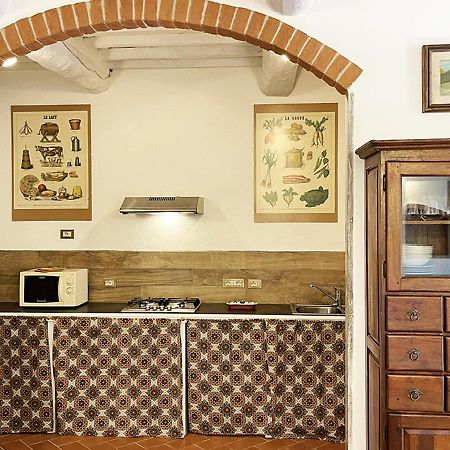 Appartamento Con Piscina E Giardino A Сиена Экстерьер фото