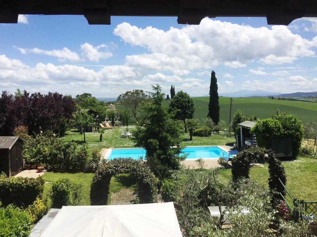 Appartamento Con Piscina E Giardino A Сиена Экстерьер фото