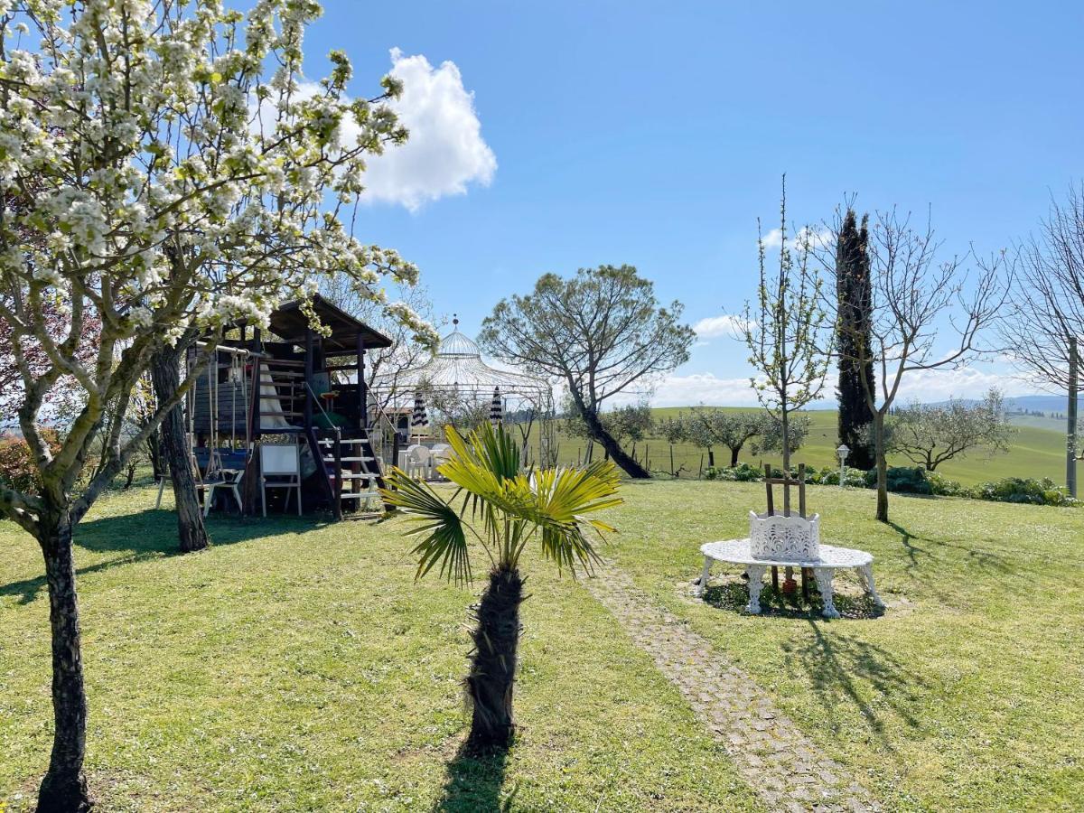 Appartamento Con Piscina E Giardino A Сиена Экстерьер фото