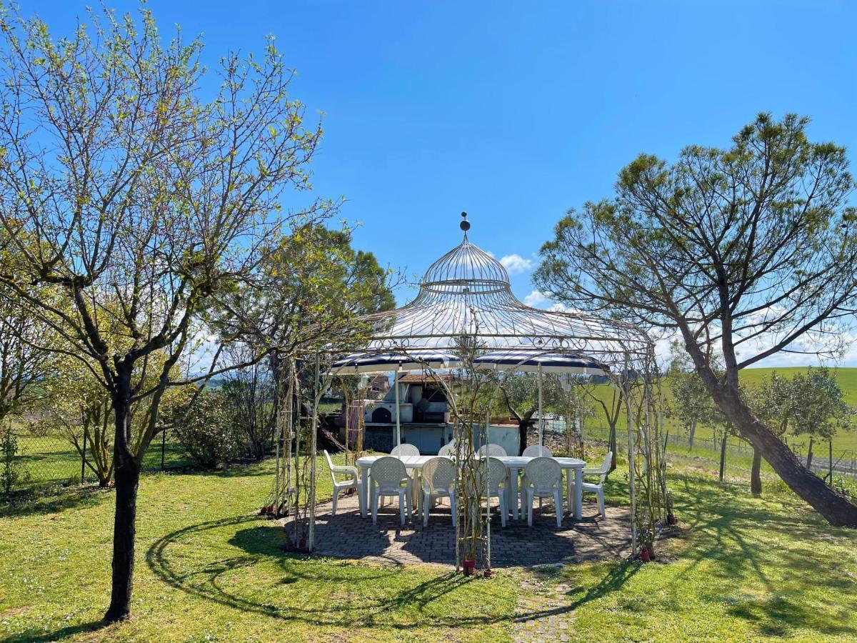 Appartamento Con Piscina E Giardino A Сиена Экстерьер фото